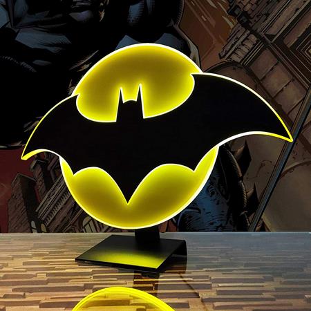 Dc Comics Justice League Batman Table Lamp Night Light With Luminescent Halo Mountable To 3d Illuminated Batsign Wall Lights With Dimmer (regular) - Image - Comics - Image - Pop Weasel