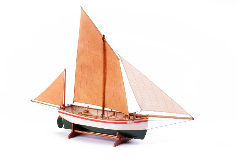 1/30 Le Bayard - Woodenhull - Model - Image - Pop Weasel