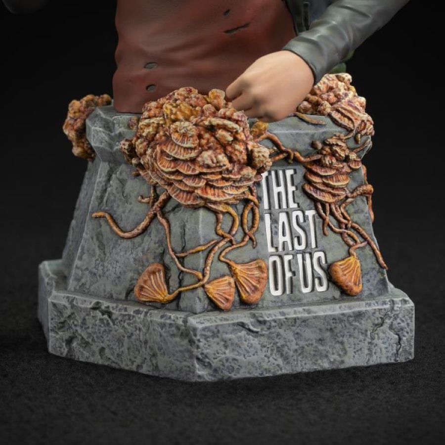 Image Pop Weasel - Image 10 of The Last of Us - Ellie with Handgun Bust - Dark Horse Comics - Statue - Image - Pop Weasel