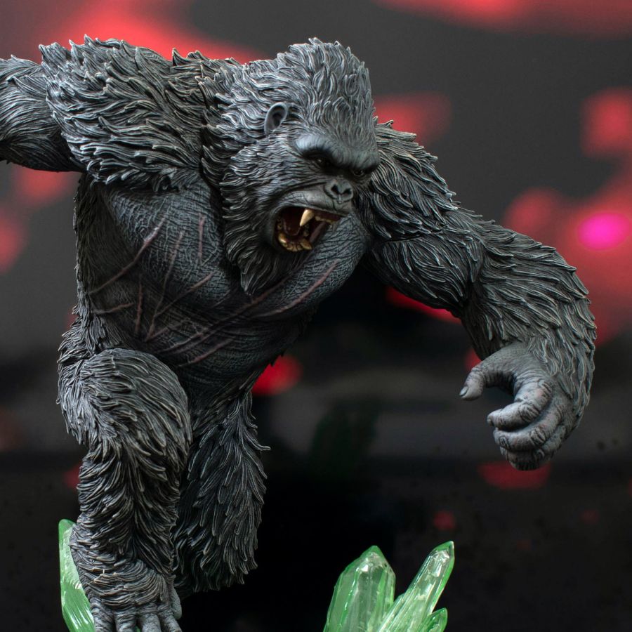 Image Pop Weasel - Image 3 of Godzilla x Kong - King Kong Deluxe Gallery PVC Statue - Diamond Select Toys - Statue - Image - Pop Weasel