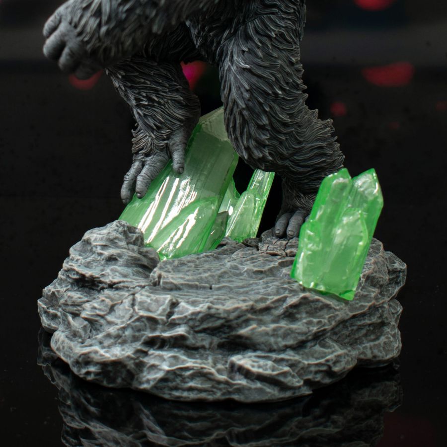 Image Pop Weasel - Image 7 of Godzilla x Kong - King Kong Deluxe Gallery PVC Statue - Diamond Select Toys - Statue - Image - Pop Weasel