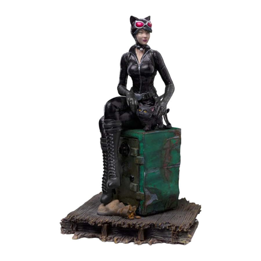 Batman - Catwoman (Gotham City Sirens) 1:10 Scale Statue - Iron Studios - Statue - Image - Pop Weasel