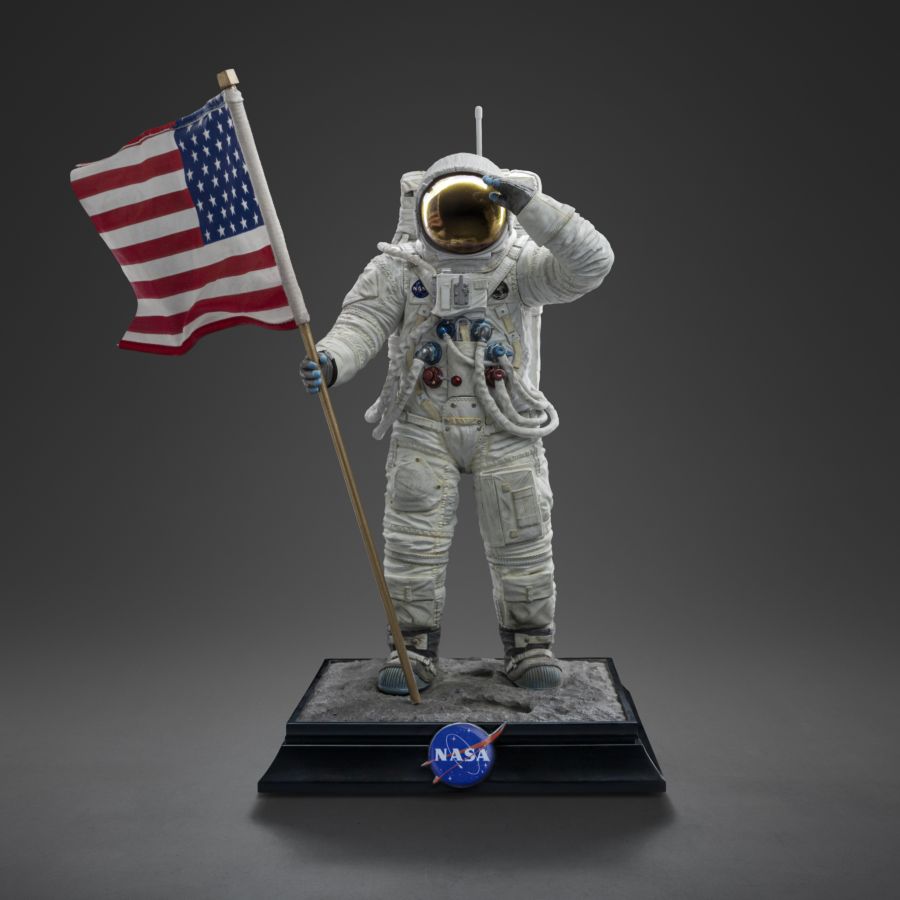 Image Pop Weasel - Image 2 of Apollo 11 - Astronaut 1:10 Scale Statue - Iron Studios - Statue - Image - Pop Weasel