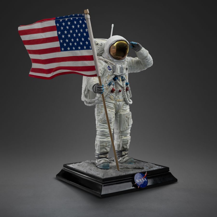 Image Pop Weasel - Image 3 of Apollo 11 - Astronaut 1:10 Scale Statue - Iron Studios - Statue - Image - Pop Weasel