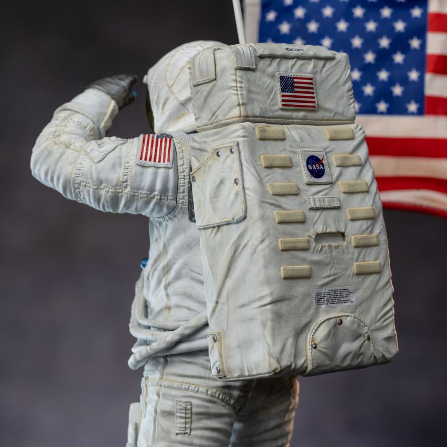 Image Pop Weasel - Image 9 of Apollo 11 - Astronaut 1:10 Scale Statue - Iron Studios - Statue - Image - Pop Weasel