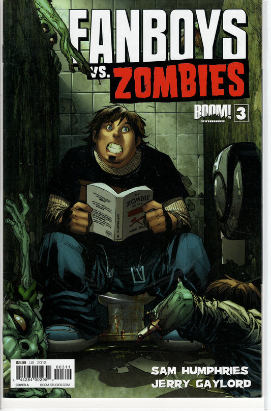 Pre-Owned - Fanboys vs. Zombies #3  (June 2012)