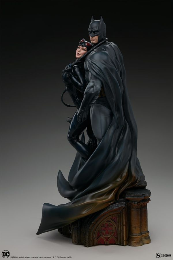 Image Pop Weasel - Image 3 of DC Comics - Batman & Catwoman Diorama - Sideshow Collectibles - Statue - Image - Pop Weasel