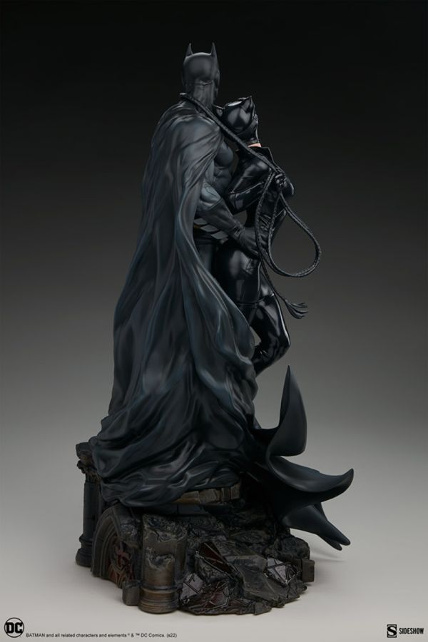 Image Pop Weasel - Image 4 of DC Comics - Batman & Catwoman Diorama - Sideshow Collectibles - Statue - Image - Pop Weasel