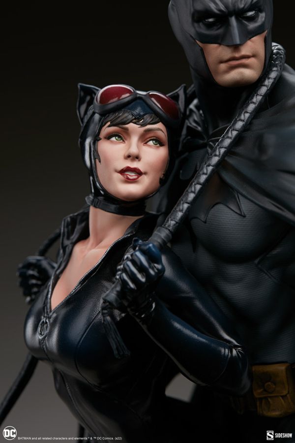 Image Pop Weasel - Image 8 of DC Comics - Batman & Catwoman Diorama - Sideshow Collectibles - Statue - Image - Pop Weasel