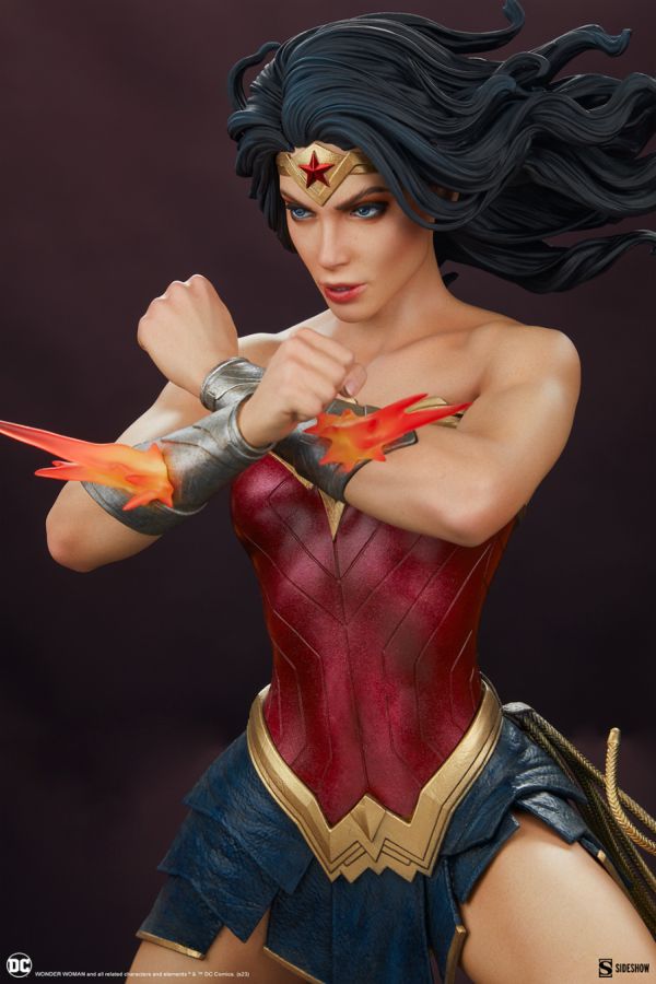 Pop Weasel - Image 6 of Wonder Woman - Saving The Day Premium Format Statue - Sideshow Collectibles - Statue - Image - Pop Weasel